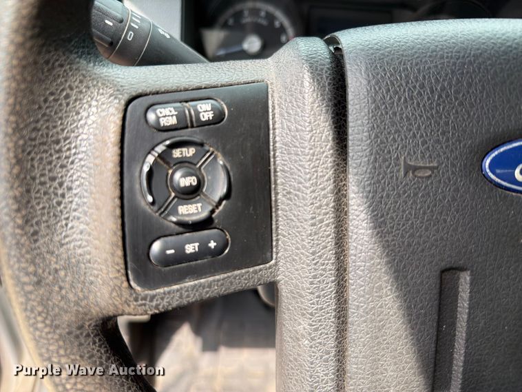 image for item EW0359 2015 Ford F350 Super Duty pickup truck