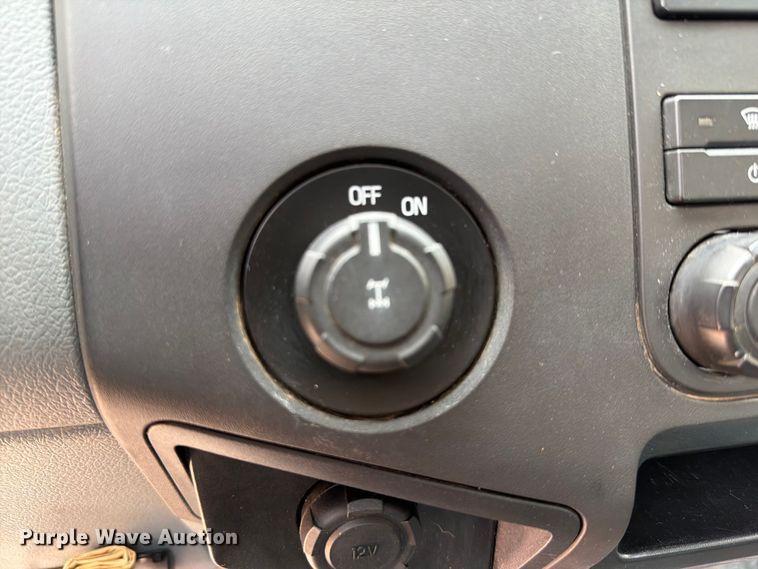 image for item EW0359 2015 Ford F350 Super Duty pickup truck