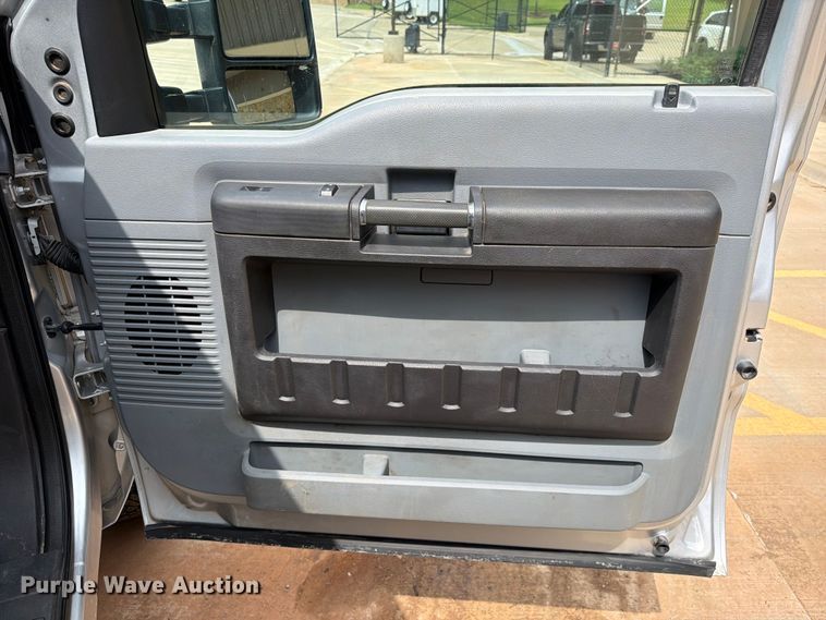 image for item EW0359 2015 Ford F350 Super Duty pickup truck