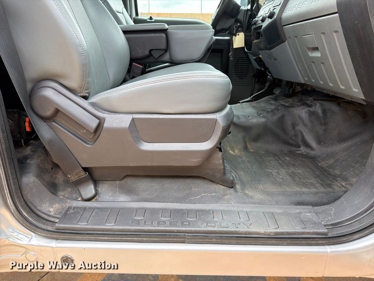 image for item EW0359 2015 Ford F350 Super Duty pickup truck