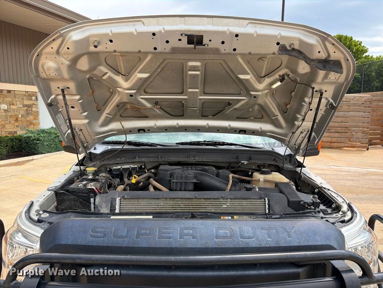 image for item EW0359 2015 Ford F350 Super Duty pickup truck