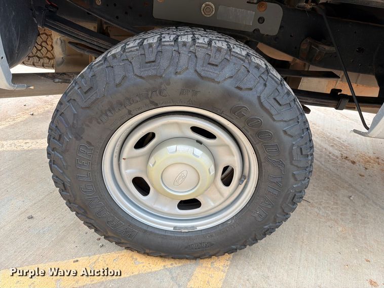 image for item EW0359 2015 Ford F350 Super Duty pickup truck