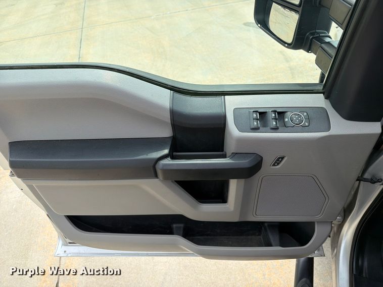 image for item EW0361 2018 Ford F250 Super Duty Ext. Cab pickup truck