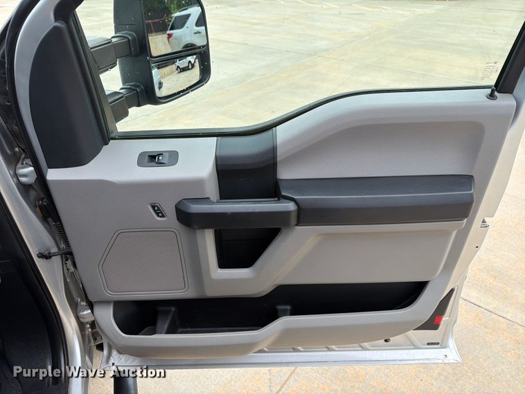 image for item EW0361 2018 Ford F250 Super Duty Ext. Cab pickup truck