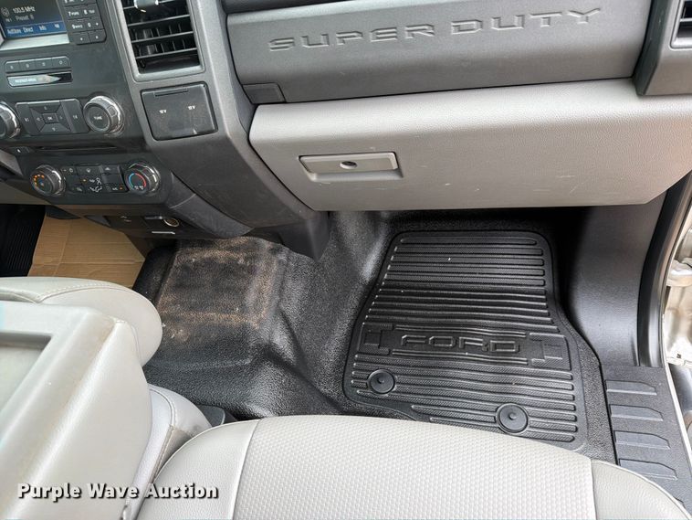 image for item EW0361 2018 Ford F250 Super Duty Ext. Cab pickup truck