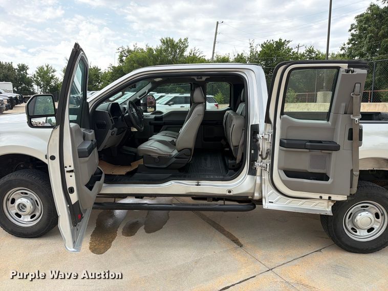 image for item EW0361 2018 Ford F250 Super Duty Ext. Cab pickup truck