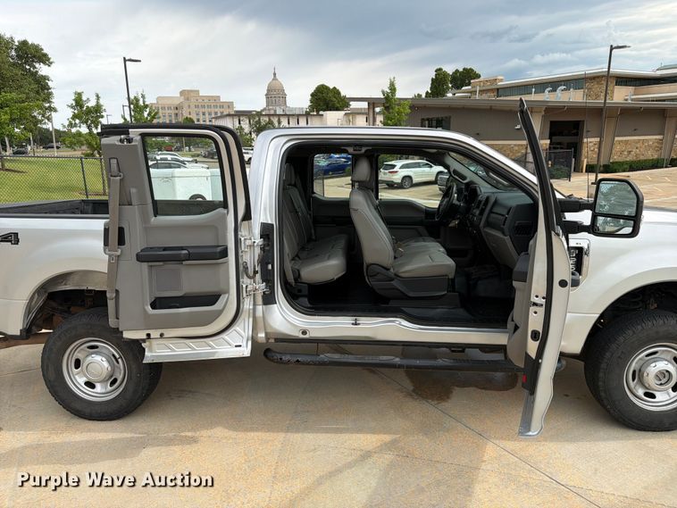 image for item EW0361 2018 Ford F250 Super Duty Ext. Cab pickup truck