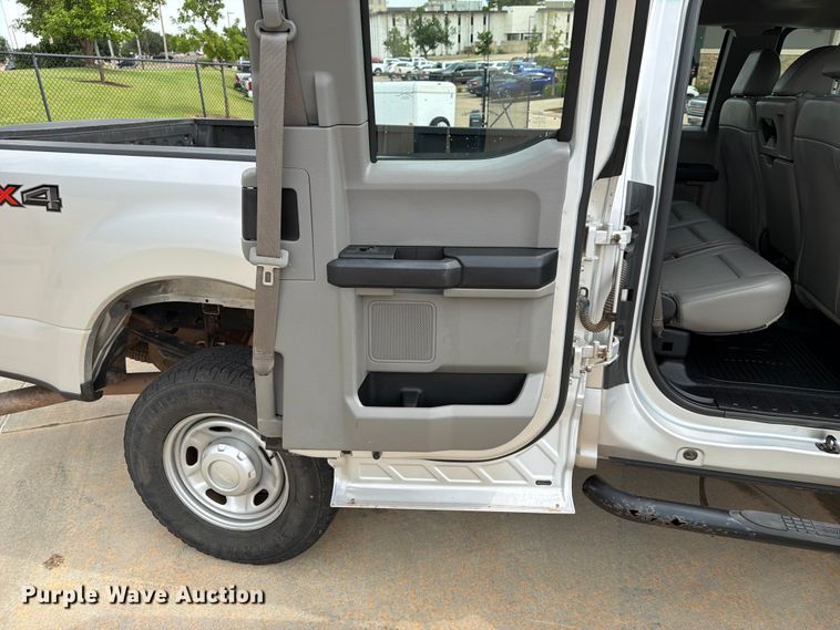 image for item EW0361 2018 Ford F250 Super Duty Ext. Cab pickup truck