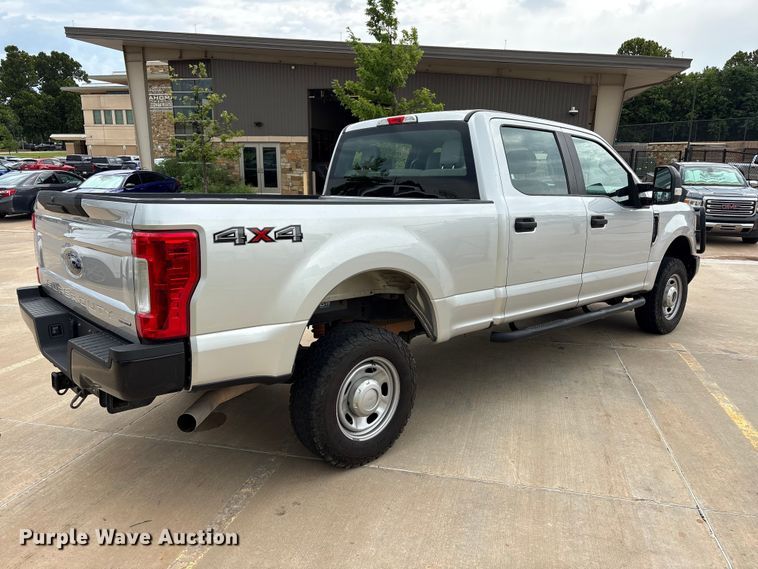 image for item EW0362 2019 Ford F250 Super Duty Crew Cab pickup truck