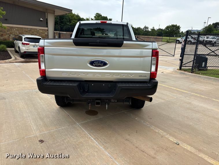 image for item EW0362 2019 Ford F250 Super Duty Crew Cab pickup truck