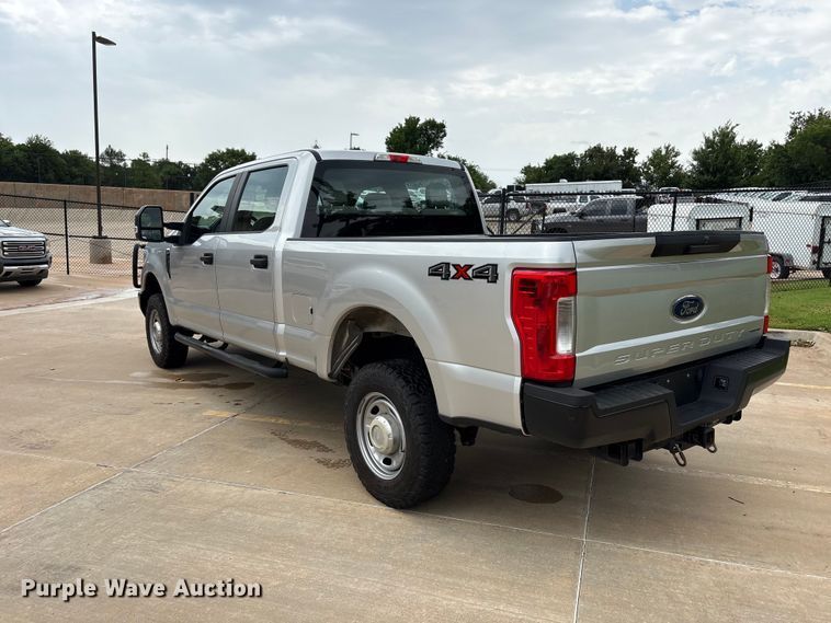 image for item EW0362 2019 Ford F250 Super Duty Crew Cab pickup truck
