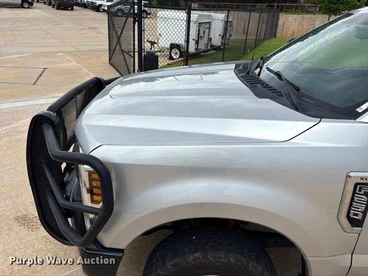 image for item EW0362 2019 Ford F250 Super Duty Crew Cab pickup truck
