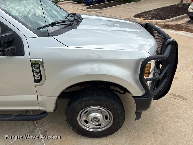 image for item EW0362 2019 Ford F250 Super Duty Crew Cab pickup truck