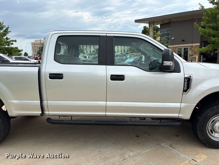 image for item EW0362 2019 Ford F250 Super Duty Crew Cab pickup truck