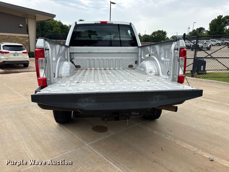 image for item EW0362 2019 Ford F250 Super Duty Crew Cab pickup truck