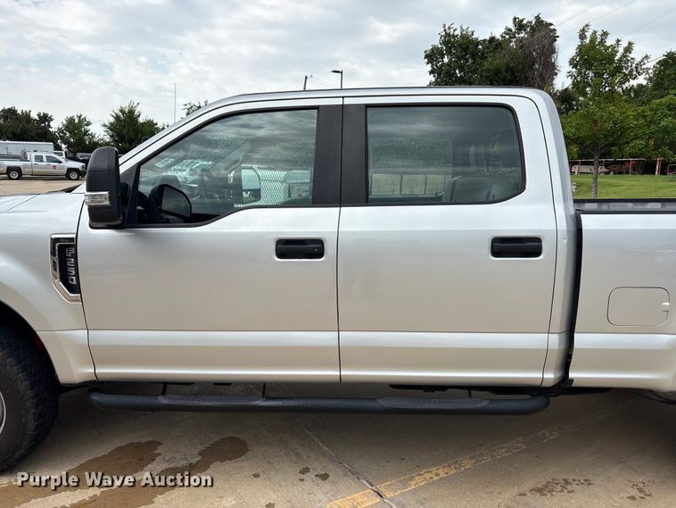 image for item EW0362 2019 Ford F250 Super Duty Crew Cab pickup truck