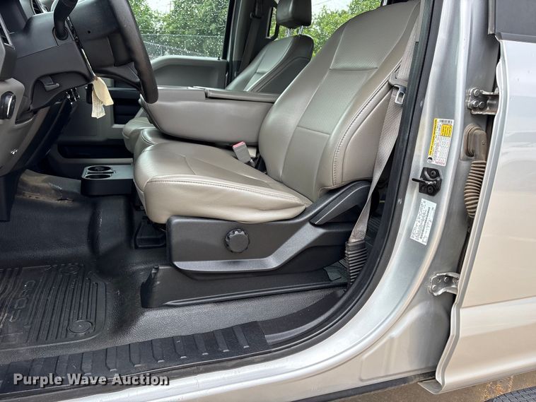 image for item EW0362 2019 Ford F250 Super Duty Crew Cab pickup truck