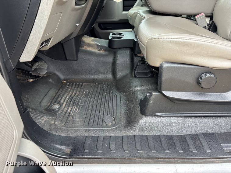 image for item EW0362 2019 Ford F250 Super Duty Crew Cab pickup truck