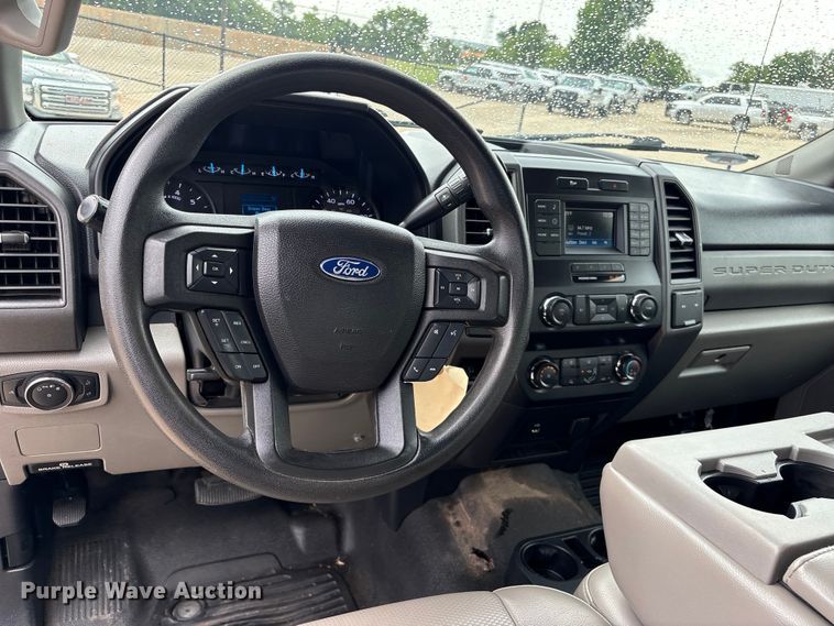 image for item EW0362 2019 Ford F250 Super Duty Crew Cab pickup truck