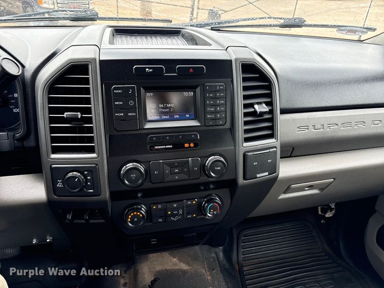 image for item EW0362 2019 Ford F250 Super Duty Crew Cab pickup truck
