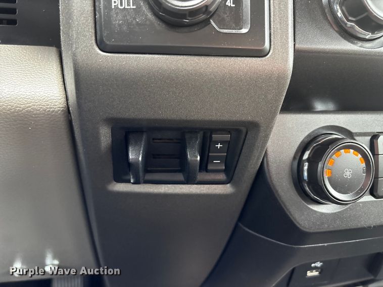 image for item EW0362 2019 Ford F250 Super Duty Crew Cab pickup truck