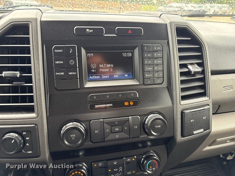 image for item EW0362 2019 Ford F250 Super Duty Crew Cab pickup truck