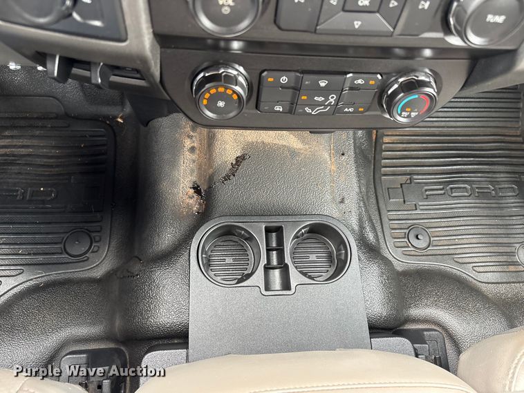 image for item EW0362 2019 Ford F250 Super Duty Crew Cab pickup truck