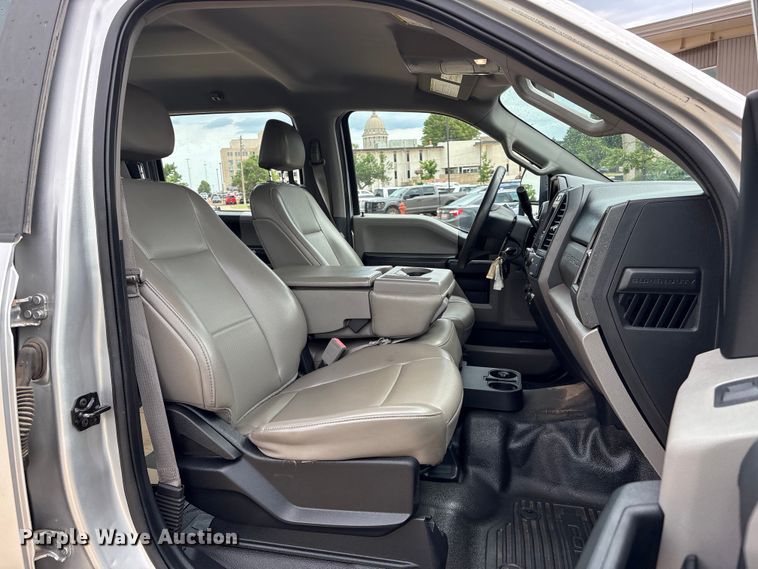image for item EW0362 2019 Ford F250 Super Duty Crew Cab pickup truck