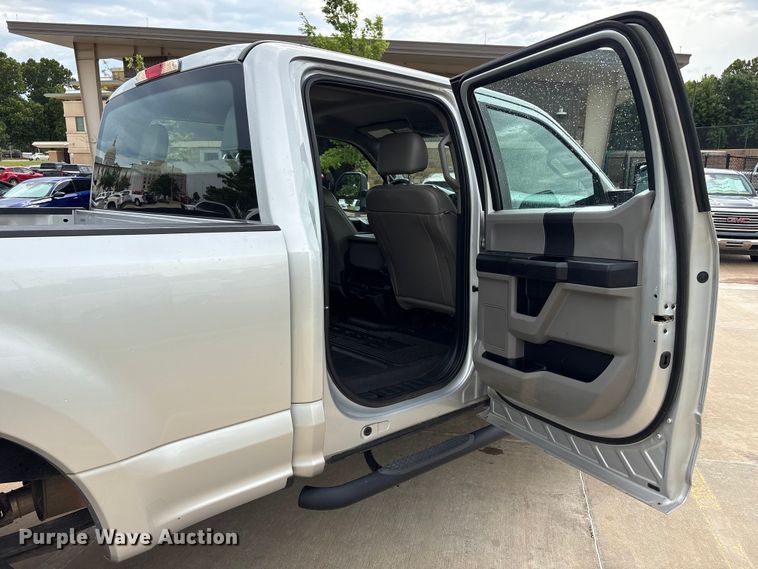 image for item EW0362 2019 Ford F250 Super Duty Crew Cab pickup truck