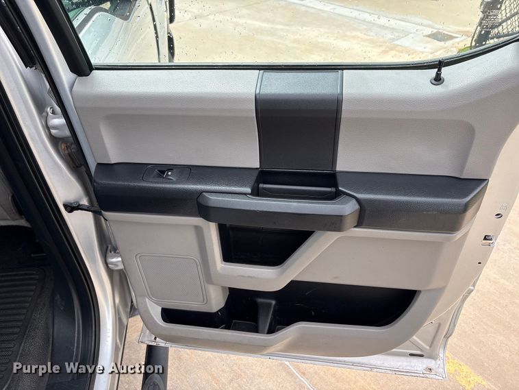 image for item EW0362 2019 Ford F250 Super Duty Crew Cab pickup truck