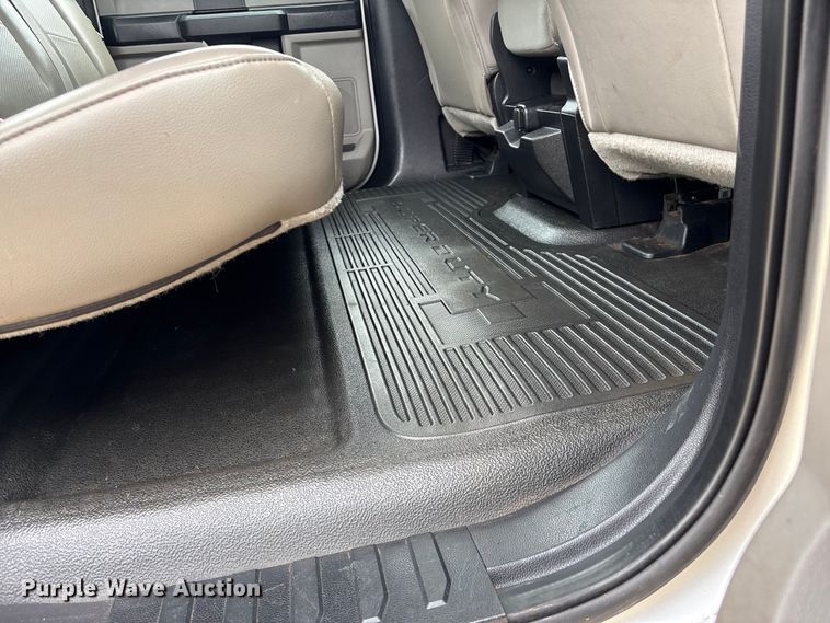 image for item EW0362 2019 Ford F250 Super Duty Crew Cab pickup truck