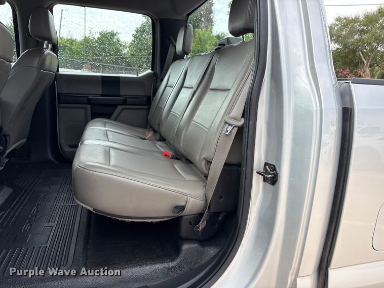 image for item EW0362 2019 Ford F250 Super Duty Crew Cab pickup truck