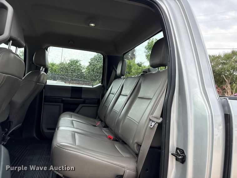 image for item EW0362 2019 Ford F250 Super Duty Crew Cab pickup truck