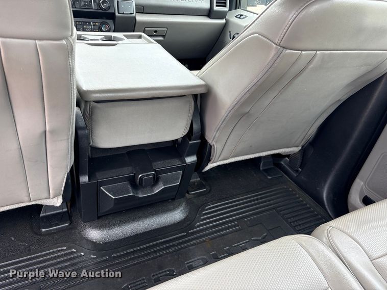 image for item EW0362 2019 Ford F250 Super Duty Crew Cab pickup truck