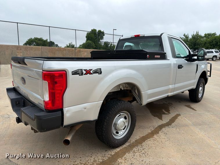 image for item EW0367 2017 Ford F250 Super Duty pickup truck