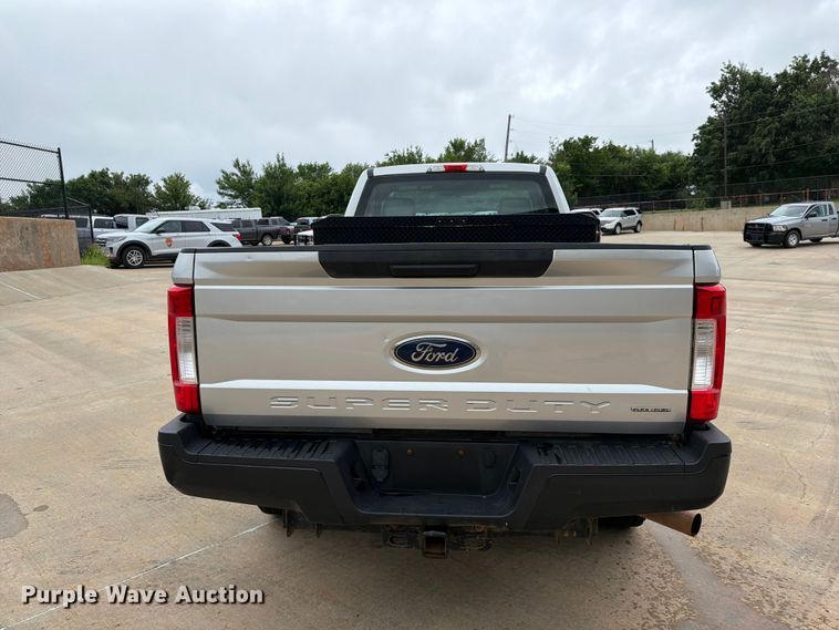 image for item EW0367 2017 Ford F250 Super Duty pickup truck