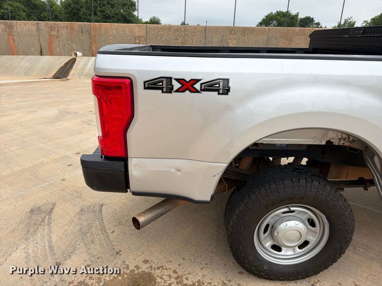 image for item EW0367 2017 Ford F250 Super Duty pickup truck