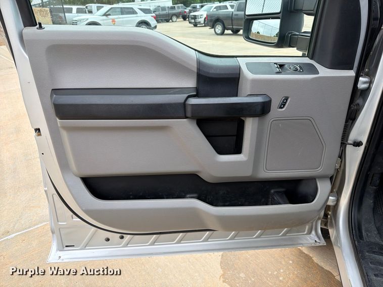 image for item EW0367 2017 Ford F250 Super Duty pickup truck