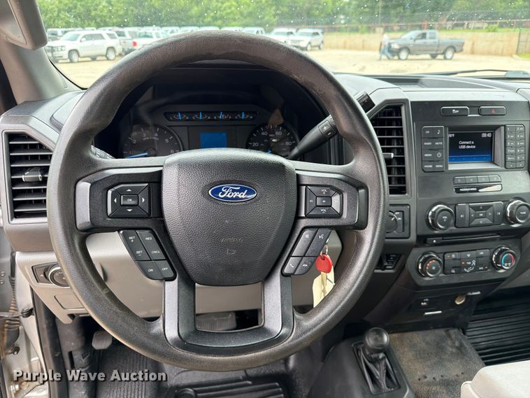 image for item EW0367 2017 Ford F250 Super Duty pickup truck