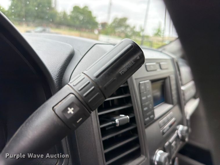 image for item EW0367 2017 Ford F250 Super Duty pickup truck