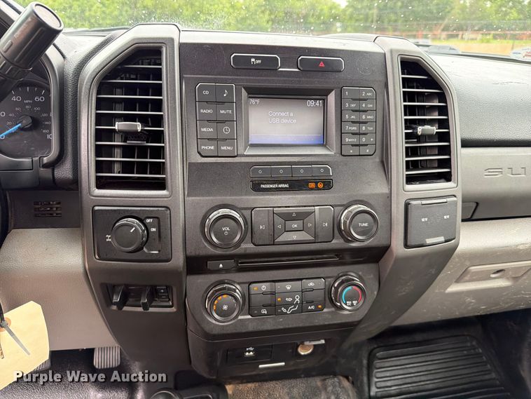 image for item EW0367 2017 Ford F250 Super Duty pickup truck