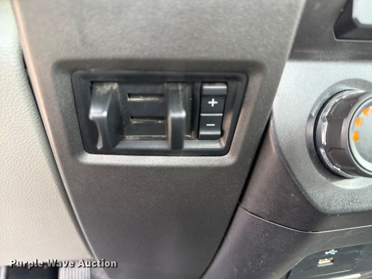 image for item EW0367 2017 Ford F250 Super Duty pickup truck