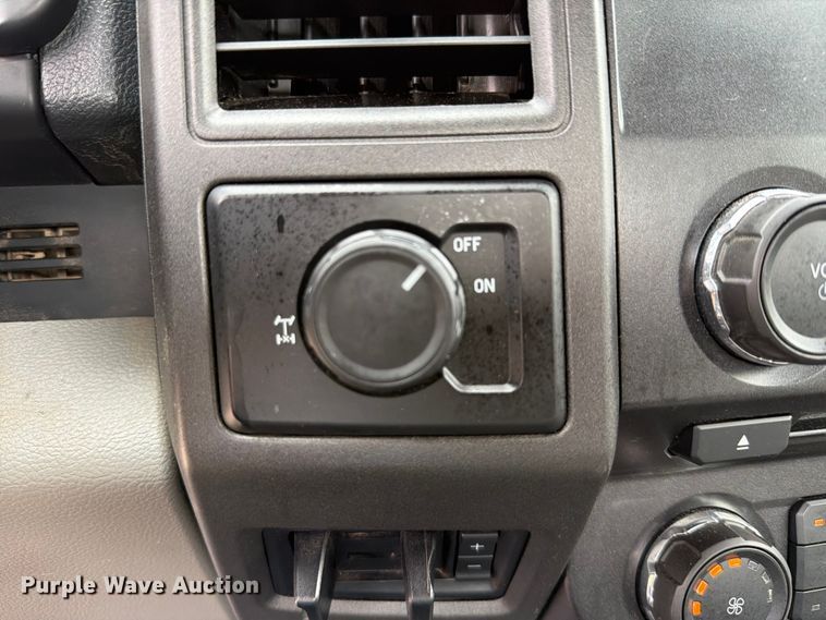 image for item EW0367 2017 Ford F250 Super Duty pickup truck