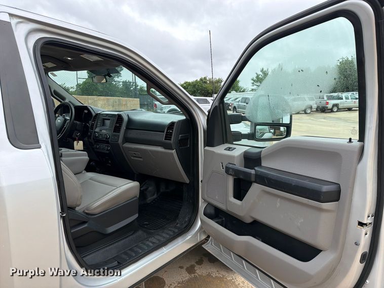 image for item EW0367 2017 Ford F250 Super Duty pickup truck