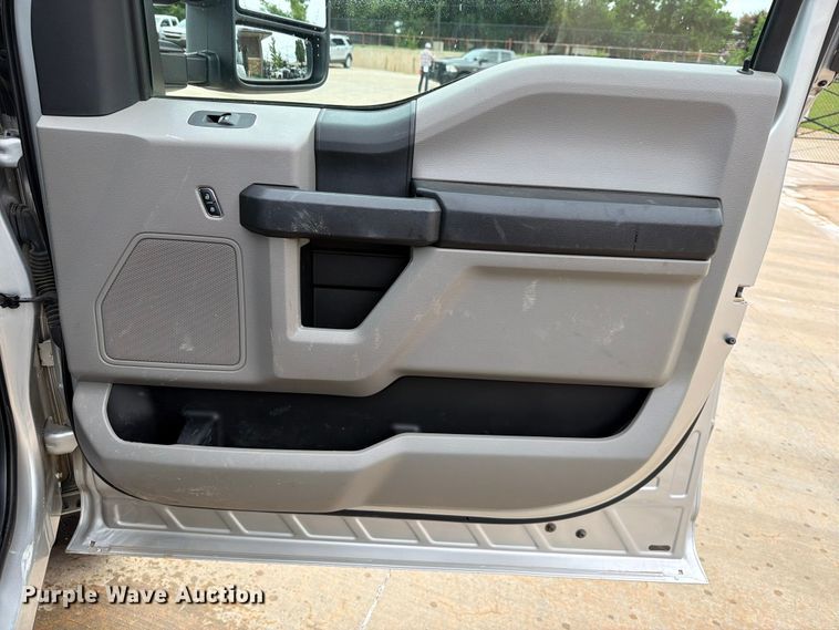 image for item EW0367 2017 Ford F250 Super Duty pickup truck