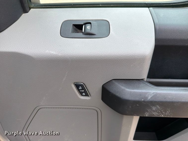 image for item EW0367 2017 Ford F250 Super Duty pickup truck