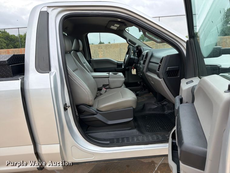 image for item EW0367 2017 Ford F250 Super Duty pickup truck