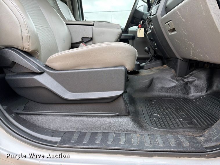 image for item EW0367 2017 Ford F250 Super Duty pickup truck