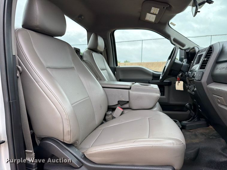 image for item EW0367 2017 Ford F250 Super Duty pickup truck