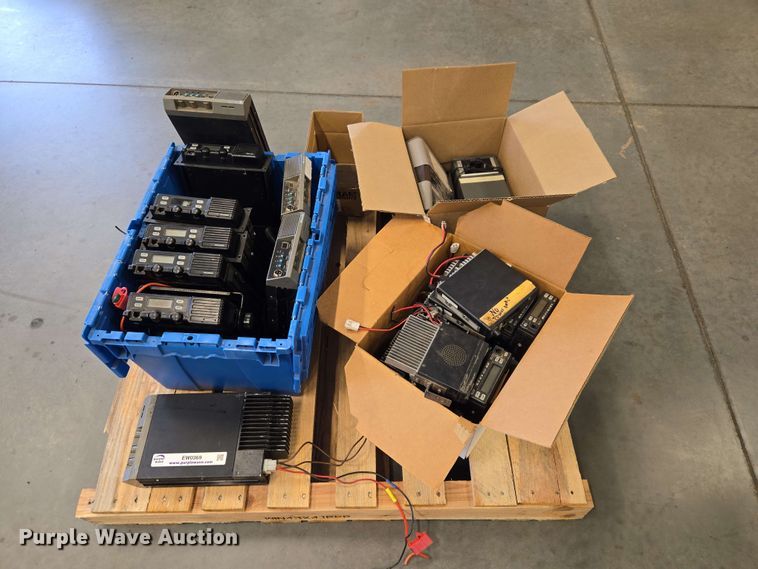 image for item EW0369 Kenwood/Midland/Securicor Radio equipment
